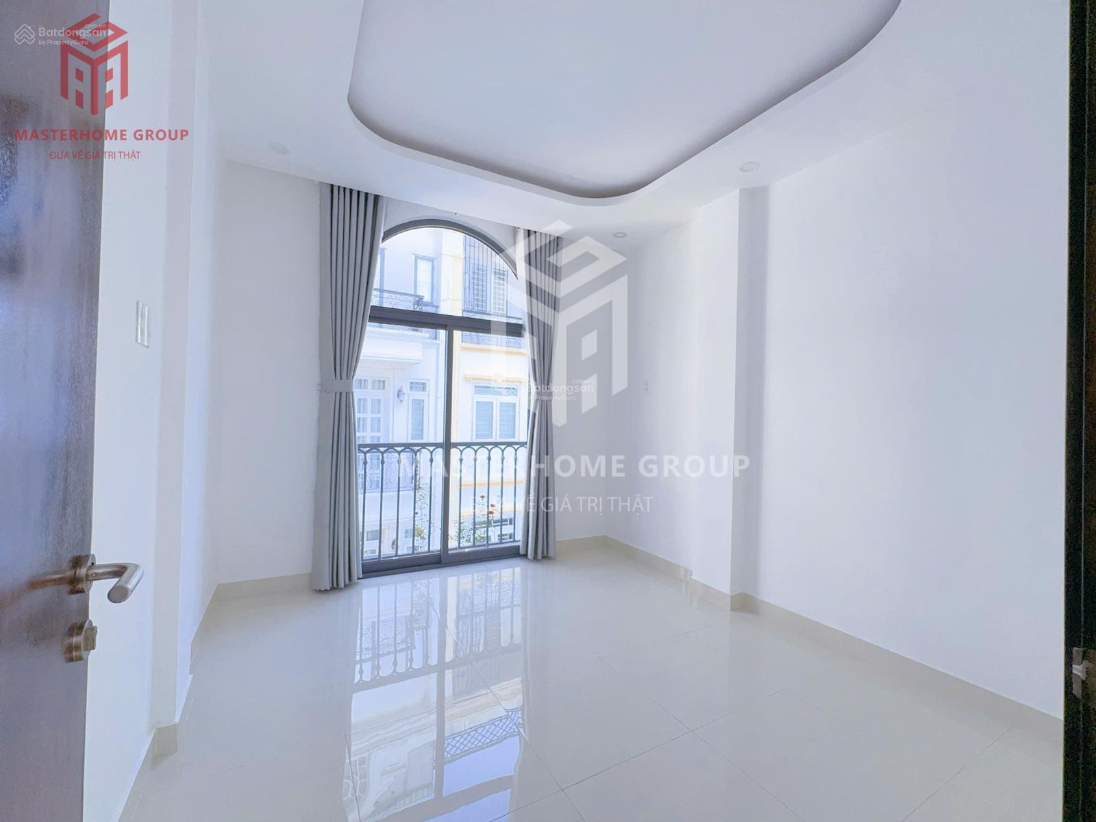 Cho thuê nhà nguyên căn 4 phòng ngủ 2 WC tại Đường Nguyễn Gia Trí, Bình Thạnh - Nội thất đầy đủ, chỉ cần dọn vào ở ngay!