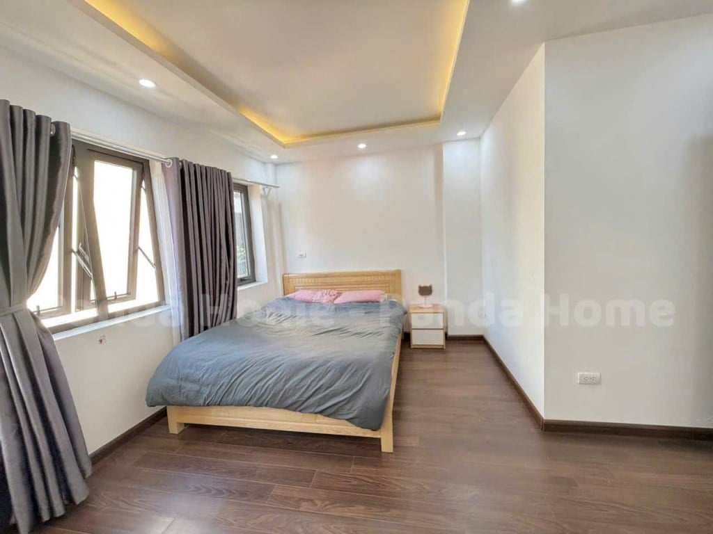 Căn hộ 2 ngủ view hồ Phạm Huy Thông 85m² giá 17.5 triệu - Full nội thất sang trọng!