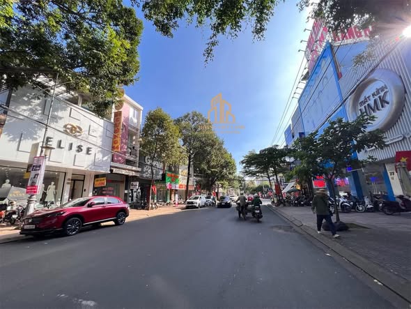 Mặt tiền FrontHouse Phan Chu Trinh, BMT 280m² giá 43 tỷ - Kinh doanh sầm uất!