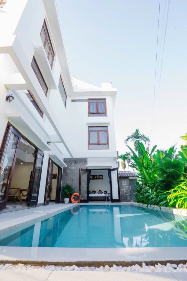Villa cho thuê Cẩm Thanh 4 phòng - Hồ bơi rộng phong cách hiện đại chỉ 35 triệu