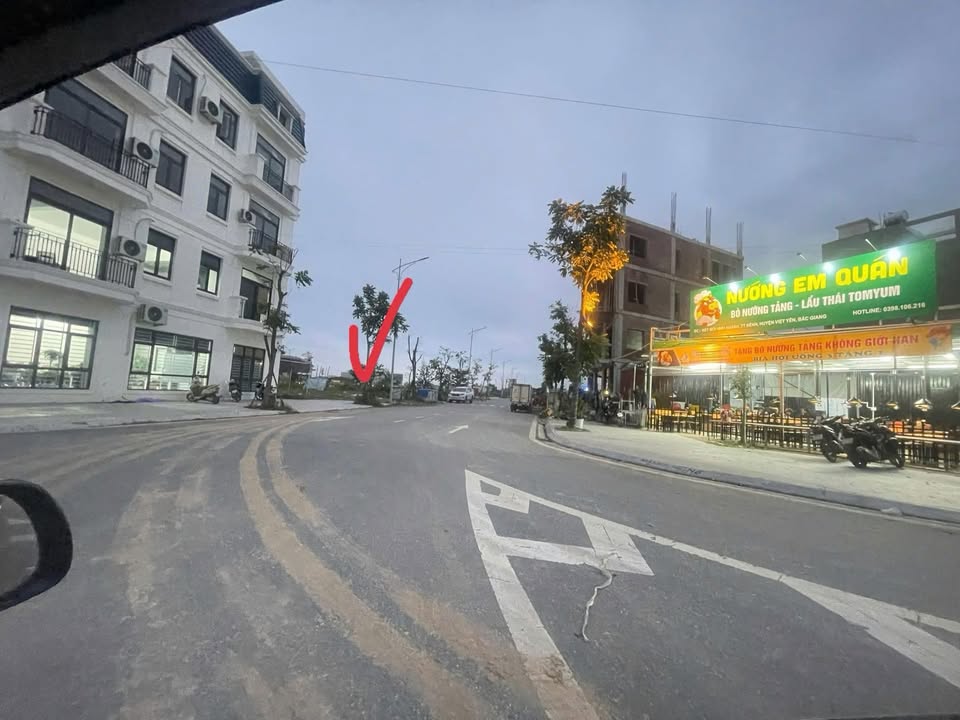 Đất nền LK8 Khu Tây Bắc Nếnh 80m² giá chỉ 5.7 tỷ - Đầu tư sinh lời nhanh!