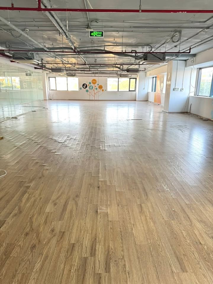 Văn phòng cho thuê tại FLC Complex 250m² giá 45 triệu - Trang bị đầy đủ, vào ở ngay!