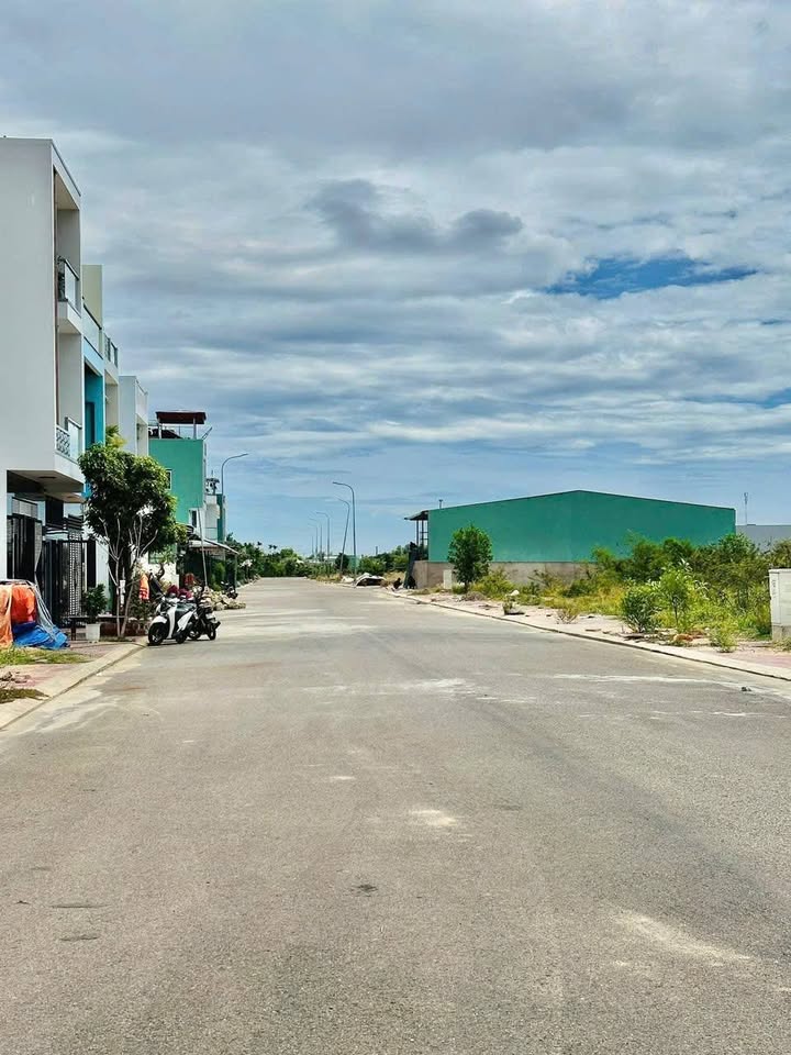 Đất nền Nhơn Phú Quy Nhơn 83m² giá 2.1 tỷ - Mặt tiền thoáng đãng, đầu tư lý tưởng!