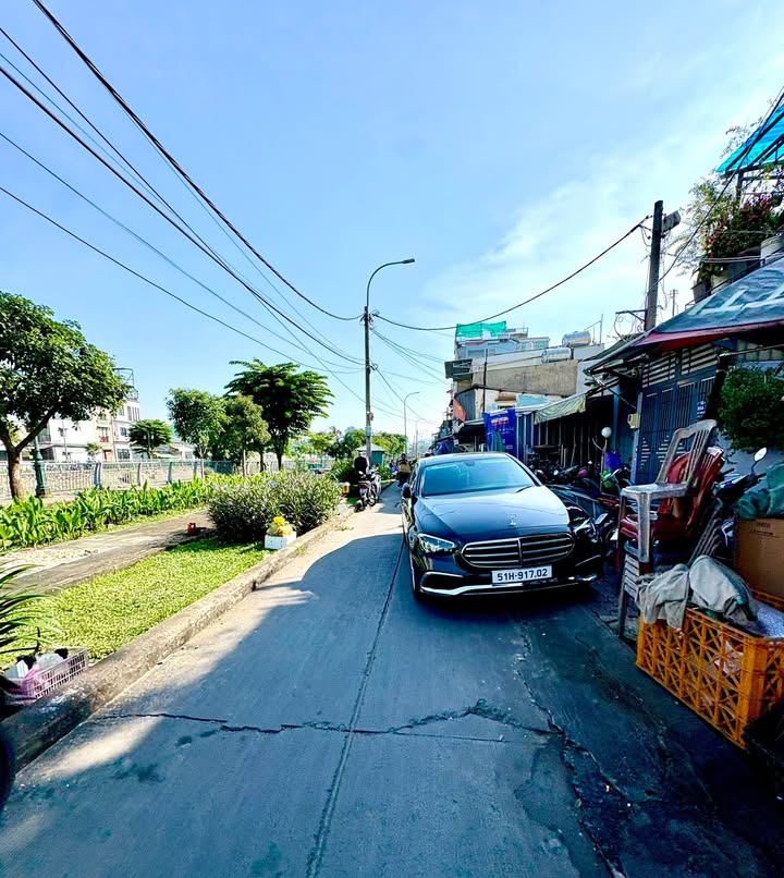 Nhà mặt tiền công viên bờ sông 26m² giá 2.45 tỷ - Phù hợp kinh doanh nhỏ!