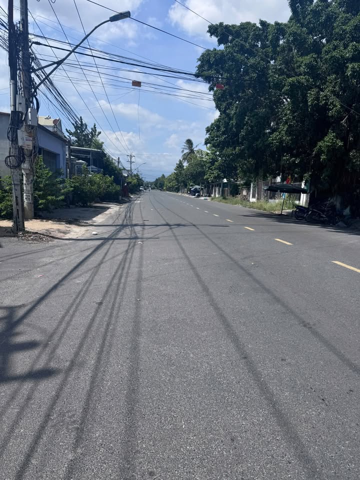 Bán gấp FrontHouse 2 mặt tiền Lê Thánh Tông, Cam Nghĩa, 212m² chỉ 5 tỷ - Cơ hội kinh doanh tuyệt vời!