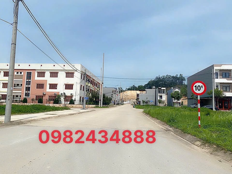 Đất đẹp đường Dương Quảng Hàm, TP. Lạng Sơn 122.8m² giá 4 tỷ - Đầu tư sinh lời ngay!