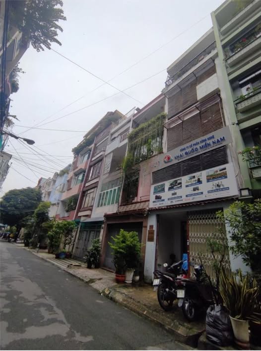 Nhà hẻm Sư Vạn Hạnh Quận 10 56m² giá 21 tỷ - Không gian sống thoáng đãng!