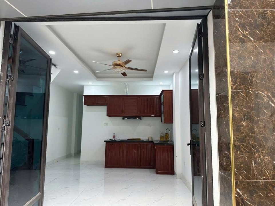 Nhà 2 tầng Đại Mỗ 42m² giá 2.5 tỷ - Gần ô tô, ngõ rộng thoáng đãng!