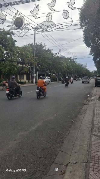 Đất mặt tiền Lý Thường Kiệt, Đạo Thạnh, 560m² giá 32 tỷ - Nhà 1 lầu, sân thượng!