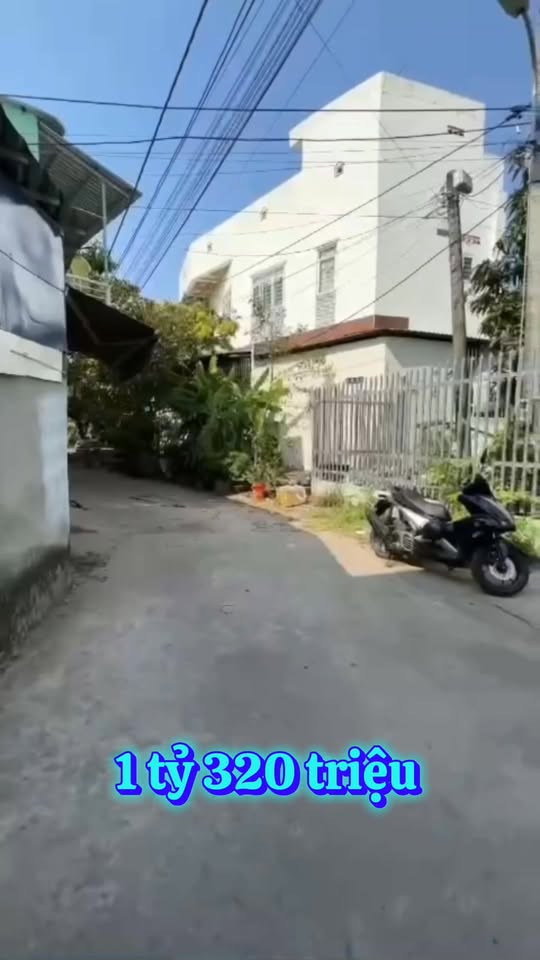 Nhà đẹp 1 trệt 1 lửng tại Bình Chánh 81m² giá chỉ 1.32 tỷ - Sổ hồng chính chủ!