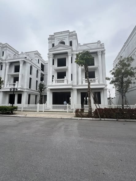 Townhouse Long Biên Golf Villas 218m² giá từ 410 triệu - Độc tôn giữa lòng Hà Nội!