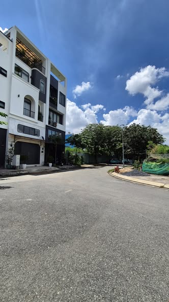 Nhà bán Đặng Thùy Trâm, Bình Thạnh 65m² giá 10.3 tỷ - Hẻm 10m thông thoáng!