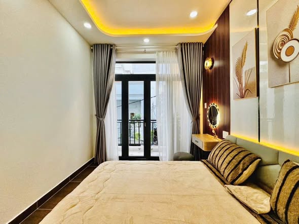 Nhà đẹp Phú Nhuận 39m² giá 6.45 tỷ - Hẻm thông thoáng, vị trí đắc địa!