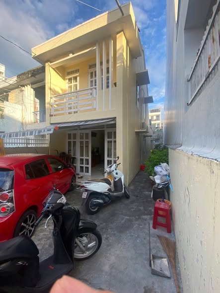 Bán nhà hẻm ô tô Vĩnh Nguyên 133.9m² giá 8.2 tỷ - Gần biển, an ninh tốt!