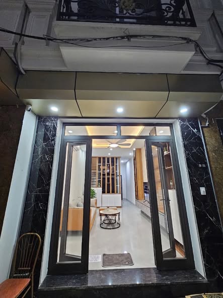 Nhà Đống Đa 35m² 5 Tầng Thang Máy giá chỉ 10.3 tỷ - Vị trí đắc địa gần Vincom