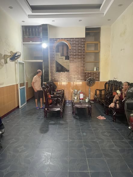 Cho thuê gian đầu tầng 1 tại phường Quang Vinh - Lý tưởng làm văn phòng hoặc cửa hàng