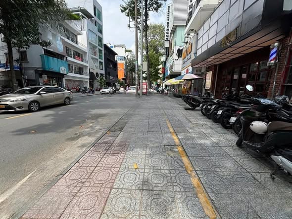 Cho thuê nhà mặt tiền Trần Quang Khải quận 1, 49.5m² giá 70 triệu - Vị trí đắc địa cho kinh doanh!