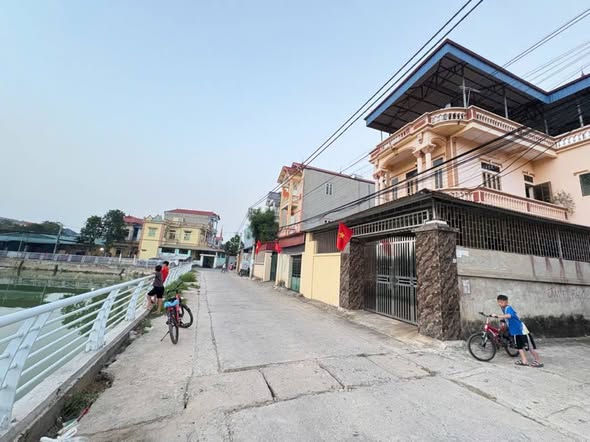 Đất nền Quang Minh, Mê Linh 100m² giá 4.7 tỷ - Lô góc 3 mặt tiền kinh doanh sáng!