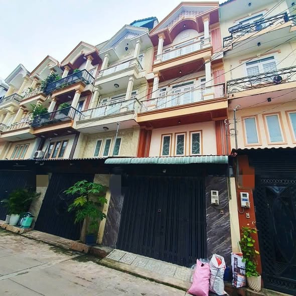 Nhà 4 tầng mới xây tại Tân Chánh Hiệp, quận 12 - Diện tích 54m² giá 6.35 tỷ - Ô tô vào tận nhà!