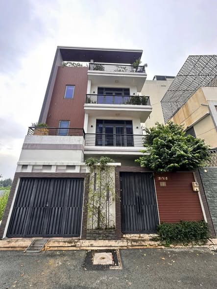 Biệt thự mini đường An Phú Đông 117m² giá 10.6 tỷ - Thiết kế hiện đại, sẵn sàng vào ở!