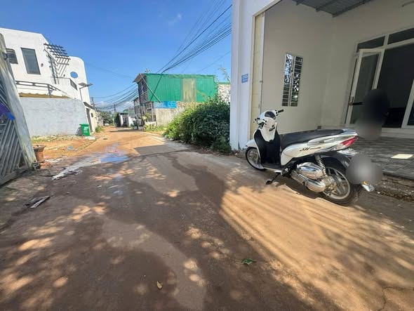 Nhà hẻm 473 đường Y Moal, Buôn Ma Thuột, 105m² giá 2.69 tỷ - Thiết kế hiện đại, an ninh tốt!