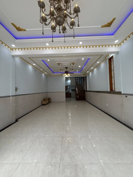 Nhà phố cho thuê mặt tiền kinh doanh đường Liên Khu 5 6, 99m² - Giá 11 triệu/tháng!