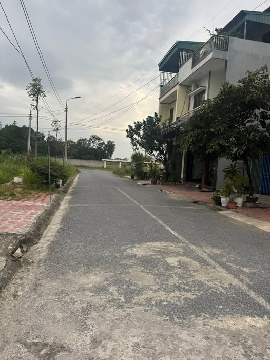 Nhà cấp 4 khu 6 Bỉm Sơn 120m² giá 2 tỷ - Sổ đỏ chính chủ, đầu tư sinh lời!