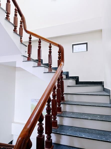 Nhà 2 tầng 1 tum Minh Khai 128m² giá 2.3 tỷ - Không ngập lụt, có gara ô tô!