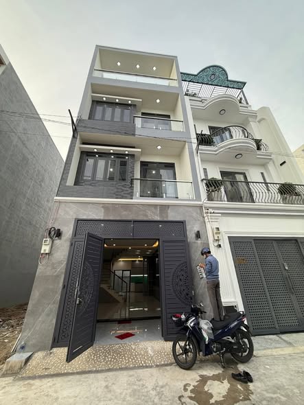 Nhà phố cao cấp Bà Điểm 85m² giá 6.8 tỷ - Sổ hồng riêng, hoàn công đầy đủ!