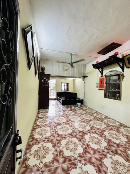 Căn hộ tập thể đường 8/3, quận Hai Bà Trưng, 80m² giá chỉ 3.15 tỷ - Sổ đỏ chính chủ!