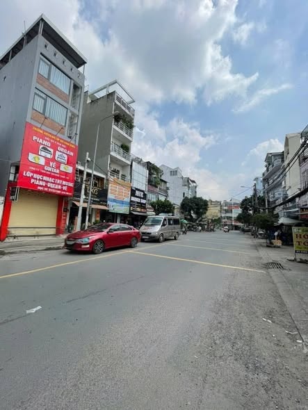 Nhà đẹp 5 tầng tại Thủ Đức - 64m² giá 5.8 tỷ - Đầu tư sinh lời!