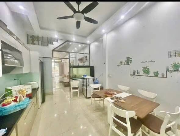 Nhà mặt đường Nguyễn Chí Thanh, 72m² giá 5.5 tỷ - Cơ hội đầu tư tuyệt vời!