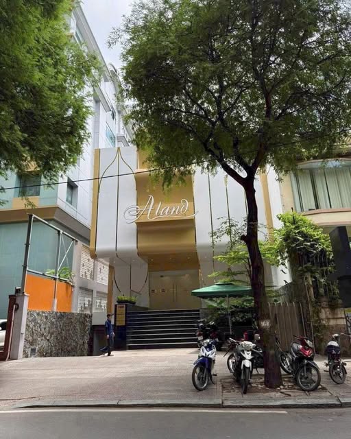 FrontHouse tại Nguyễn Du, Bến Nghé, 364m² giá 400 tỷ - Cơ hội đầu tư hiếm có!