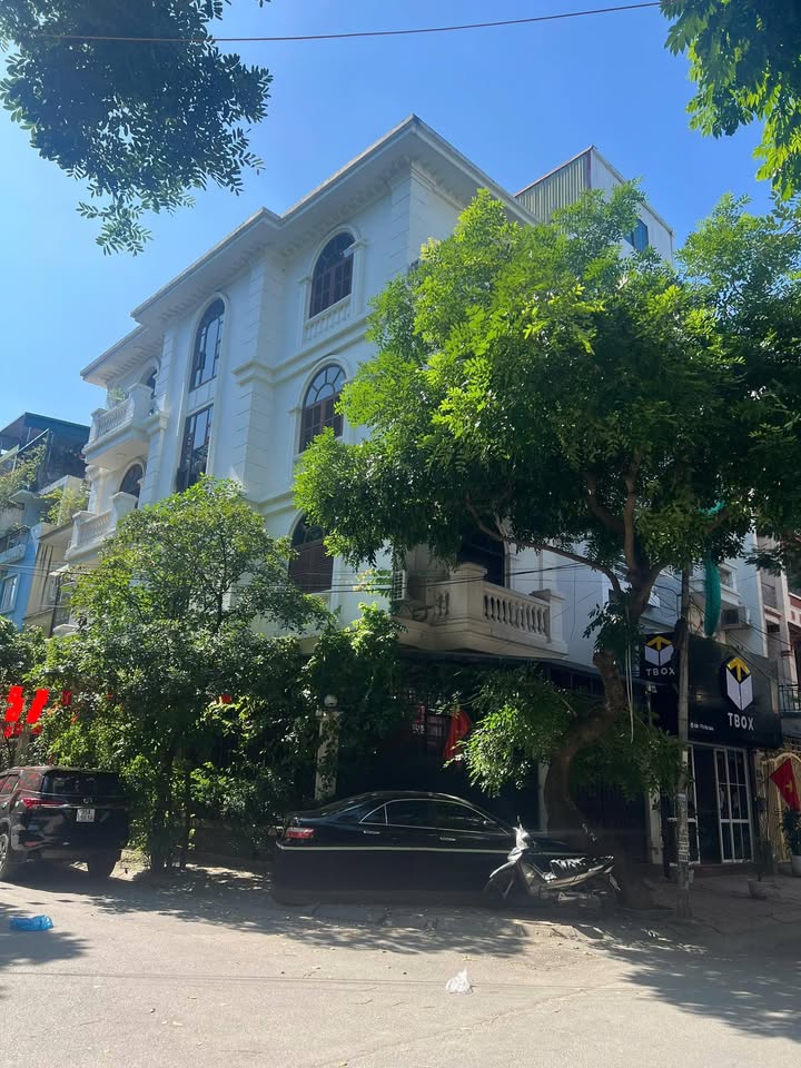 Cho thuê liền kề góc Văn Quán - 220m² - Giá tốt cho mô hình kinh doanh