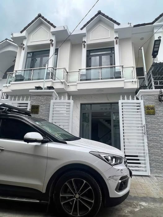 Nhà 1 trệt 1 lầu đường Nguyễn Văn Thiệt 67.5m² giá 2.46 tỷ - Thiết kế sang trọng, sổ đỏ chính chủ!