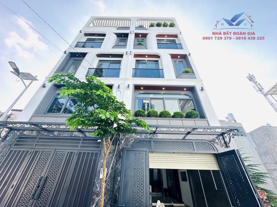 Nhà phố đường Huỳnh Thị Hai, Tân Chánh Hiệp, 57m² giá 6.39 tỷ - Nội thất cao cấp sẵn sàng vào ở!