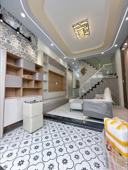 Nhà phố quận 10 - 160m² giá 9.8 tỷ - Hẻm xe hơi thông, thuận tiện!