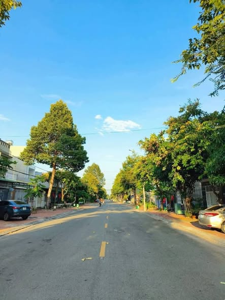 Nhà mặt tiền Lê Long Vân, Bà Rịa 81m² giá chỉ 3.7 tỷ - Đầu tư tuyệt vời!