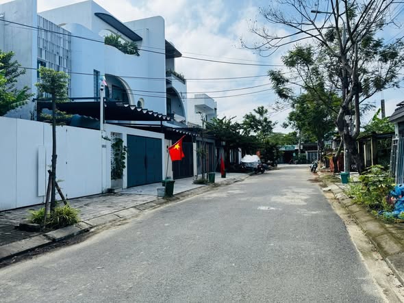 Nhà đẹp 2 tầng Hòa Quý Đà Nẵng 100m² giá 4.7 tỷ - Sổ đỏ chính chủ!