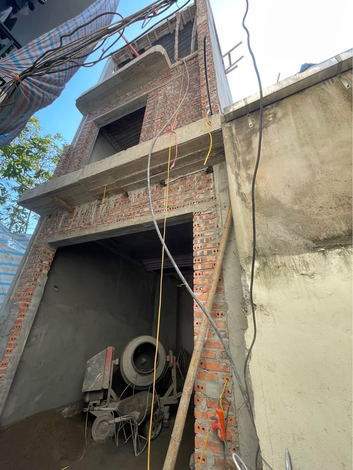 Nhà 3 Tầng Trần Huy Liệu, Nam Định 45m² giá 2.45 tỷ - Ô tô đỗ sát nhà!