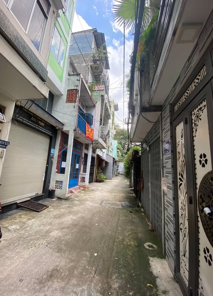 Nhà cho thuê 818/ Nguyễn Kiệm, Gò Vấp, 33m² - Vị trí đắc địa, tiện ích đa dạng!