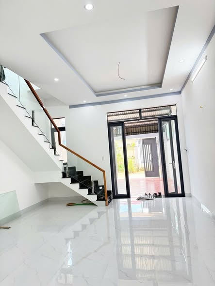 Nhà 1 Trệt 1 Lầu Hẻm 39 Nguyễn Phúc Chu 105m² giá 2.75 tỷ - Thiết kế hiện đại, chính chủ!