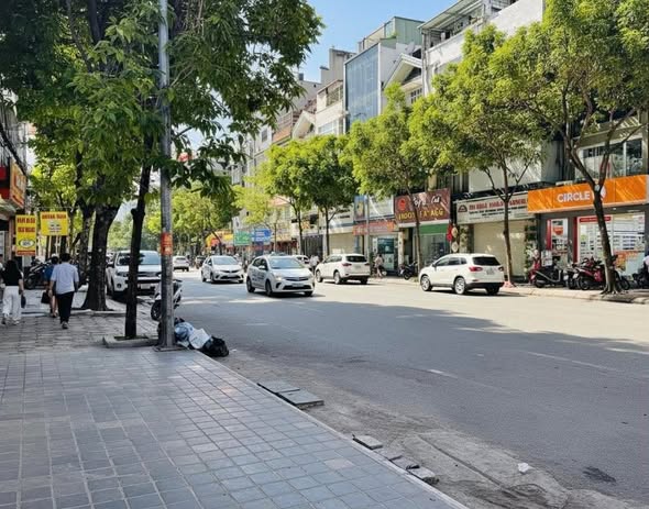 Bán nhà mặt phố Trần Kim Xuyến 90m² giá 61.8 tỷ - Kinh doanh đỉnh cao!