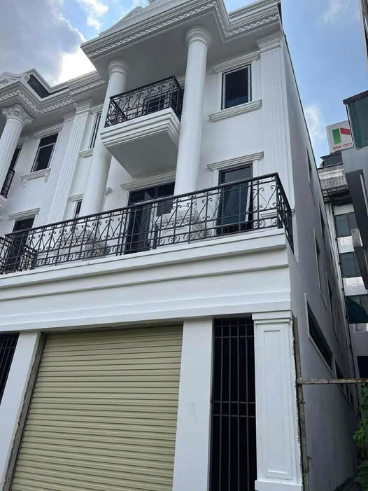 Nhà 3 tầng mới đẹp tại Nghi Phú 370m² giá 8 tỷ - Đầu tư kinh doanh lý tưởng!