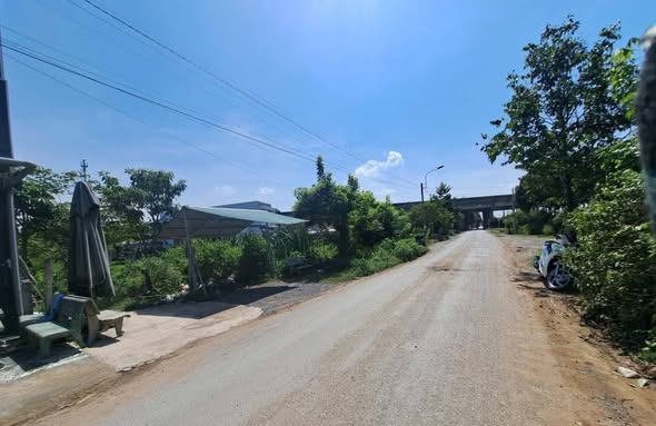 Đất nền mặt tiền đường Nguyễn Văn Nhâm, Long An 227.6m² giá 4.65 tỷ - Đầu tư sinh lời ngay!