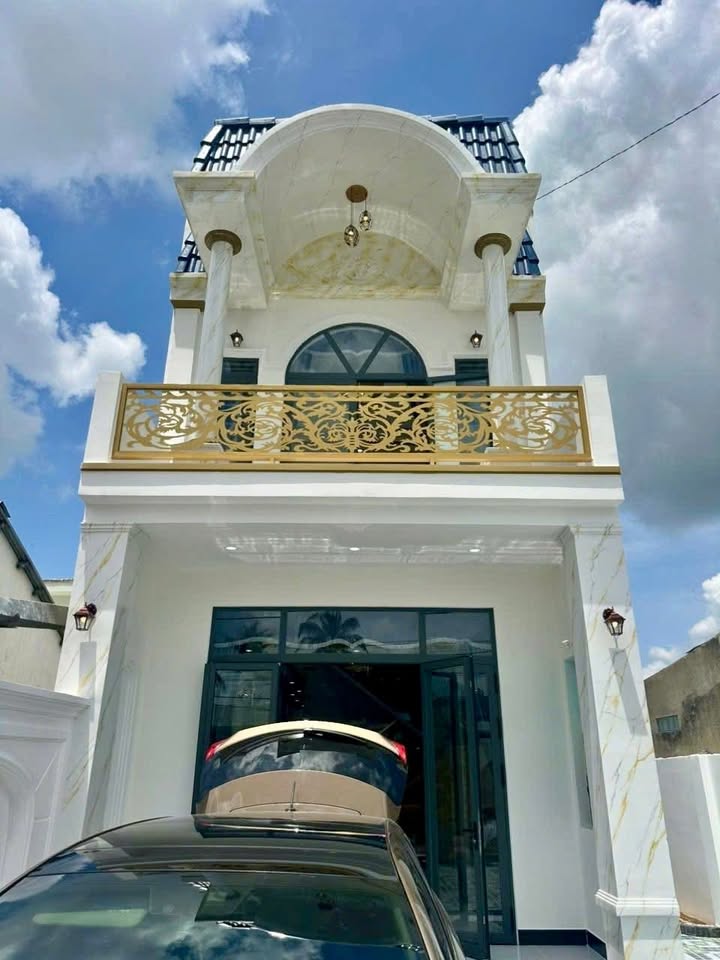 Nhà lầu đúc 100m² Phường Hiệp Ninh, TP. Tây Ninh giá 3.79 tỷ - Full nội thất cao cấp!