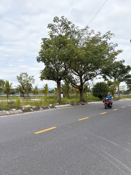 Nhà 3 tầng đường Văn Tiến Dũng 100m² giá 7.99 tỷ - Vị trí đắc địa, gần công viên