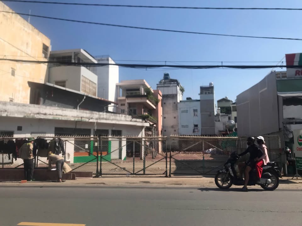 Nhà mặt tiền đường Lê Quang Định, Q. Bình Thạnh 405m² giá 130 triệu - Vị trí đắc địa cho kinh doanh!