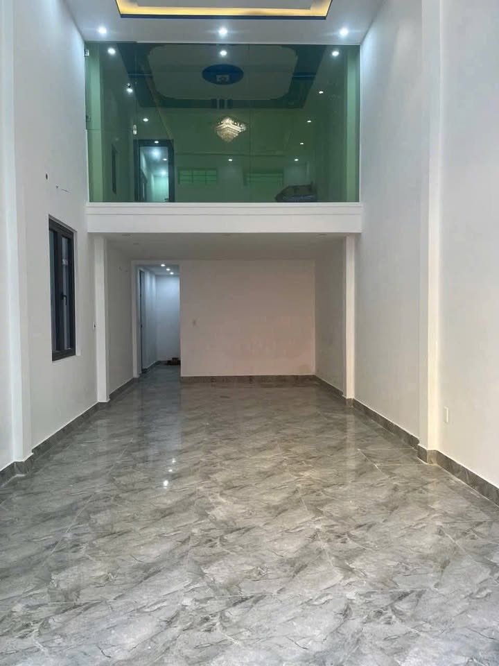 Nhà mặt tiền đường Lê Thị Hồng Gấm, Đà Nẵng 64m² giá 14 triệu - Kinh doanh sầm uất!