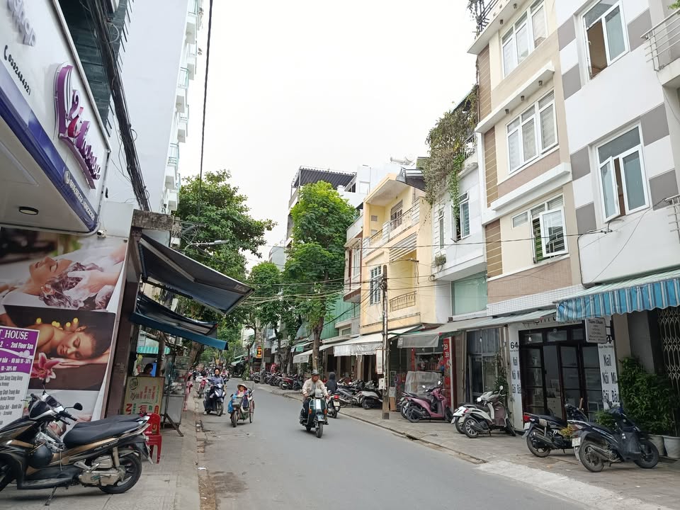 Nhà mặt tiền kinh doanh Huỳnh Thúc Kháng, quận Hải Châu, 24m², giá 5.9 tỷ - Cơ hội đầu tư tuyệt vời!